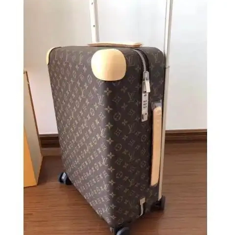 55 Louis HORIZON Vuitton 0615